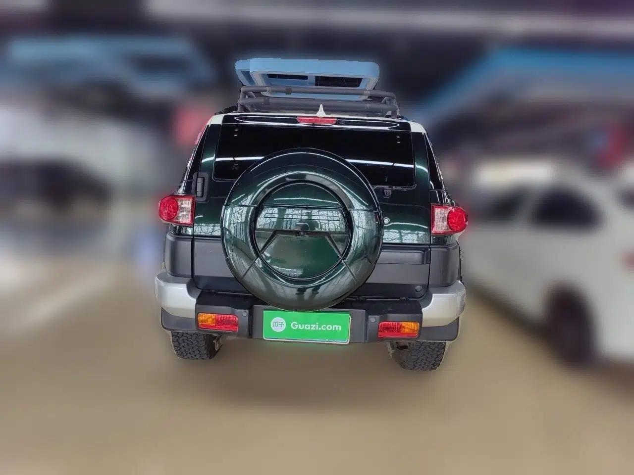 Toyota FJ Cruiser 2011 4.0L — миниатюра 5