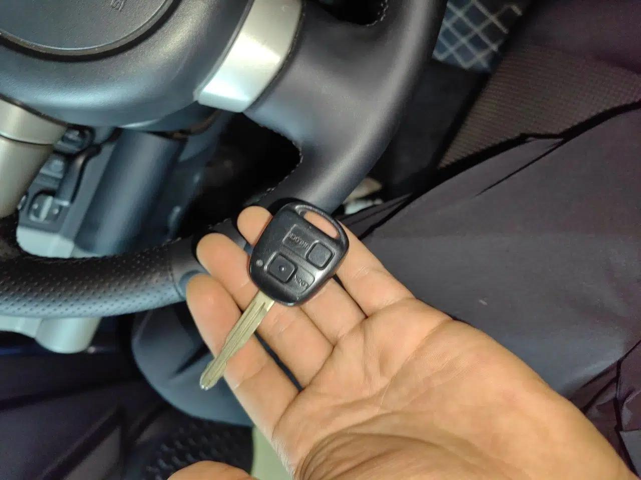 Toyota FJ Cruiser 2011 4.0L — миниатюра 9