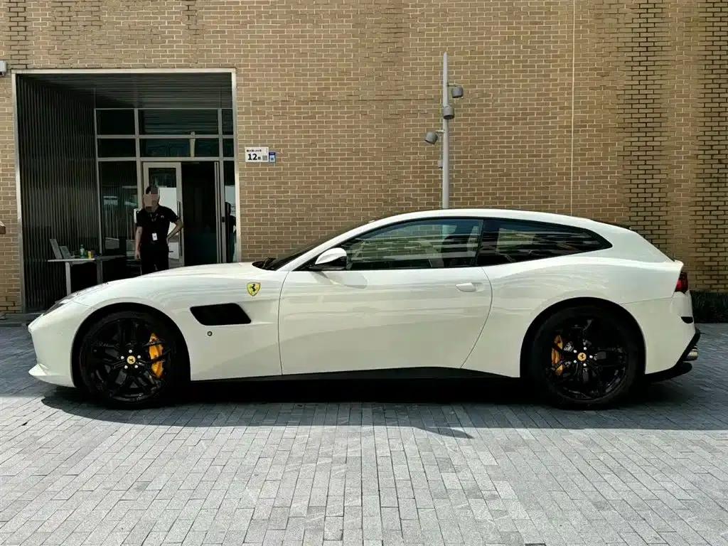 2017 GTC4Lusso 3.9T V8 — миниатюра 2