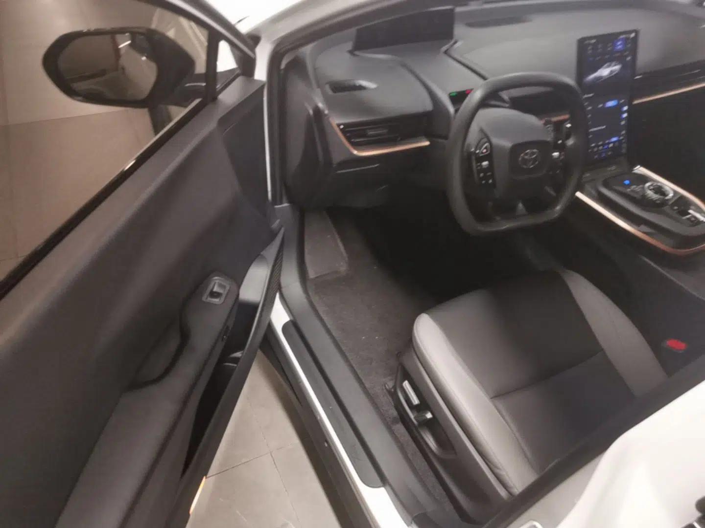 Toyota bZ3 2023 517 km Elite PRO — миниатюра 19