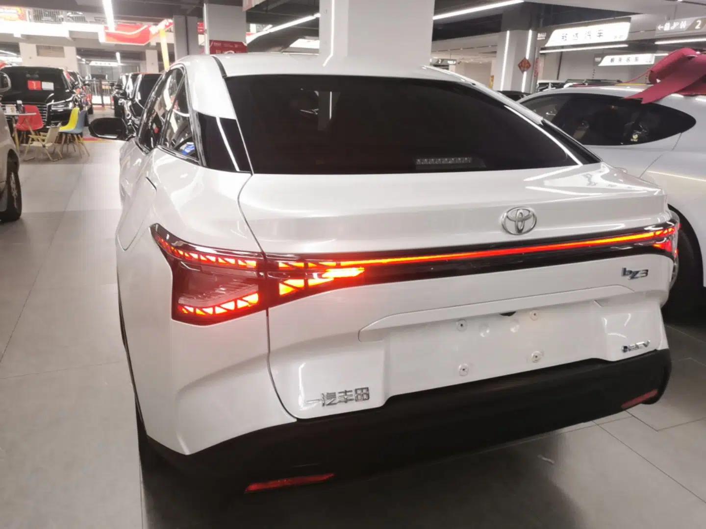 Toyota bZ3 2023 517 km Elite PRO — миниатюра 5
