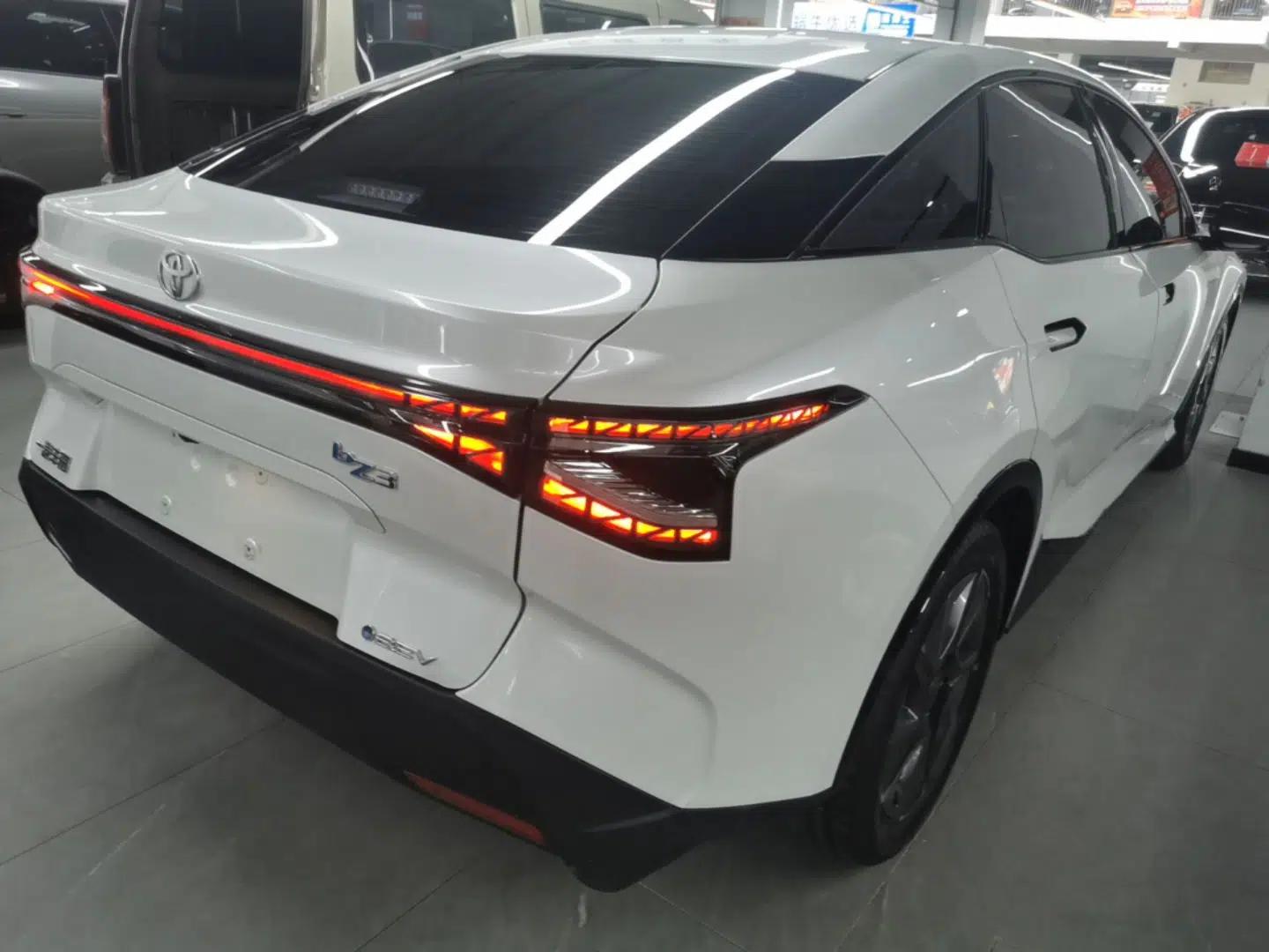 Toyota bZ3 2023 517 km Elite PRO — миниатюра 6