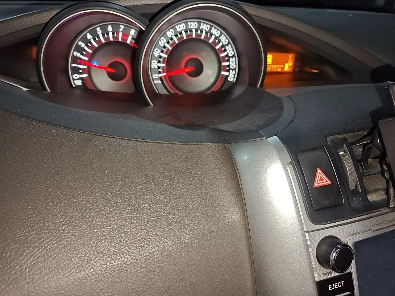 Toyota Verso 2011 180E CVT Elite Edition — миниатюра 12