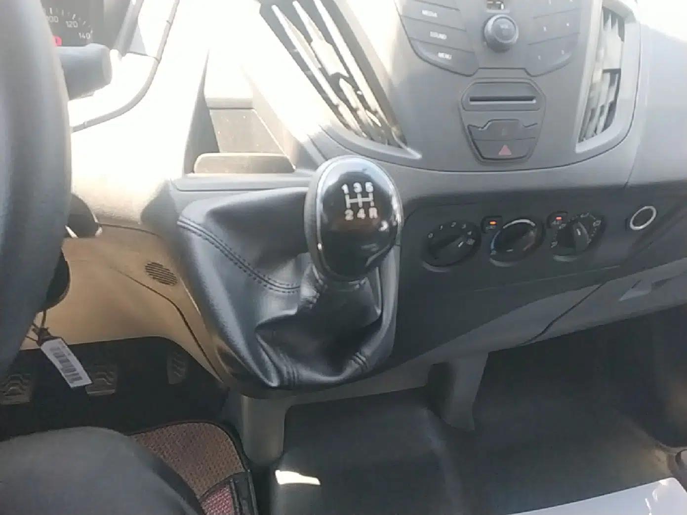 Ford Transit 2019 2.0T Diesel Multi-Purpose Commercial Vehicle Short Wheelbase Low Roof 6-Seater China VI Standard — миниатюра 17
