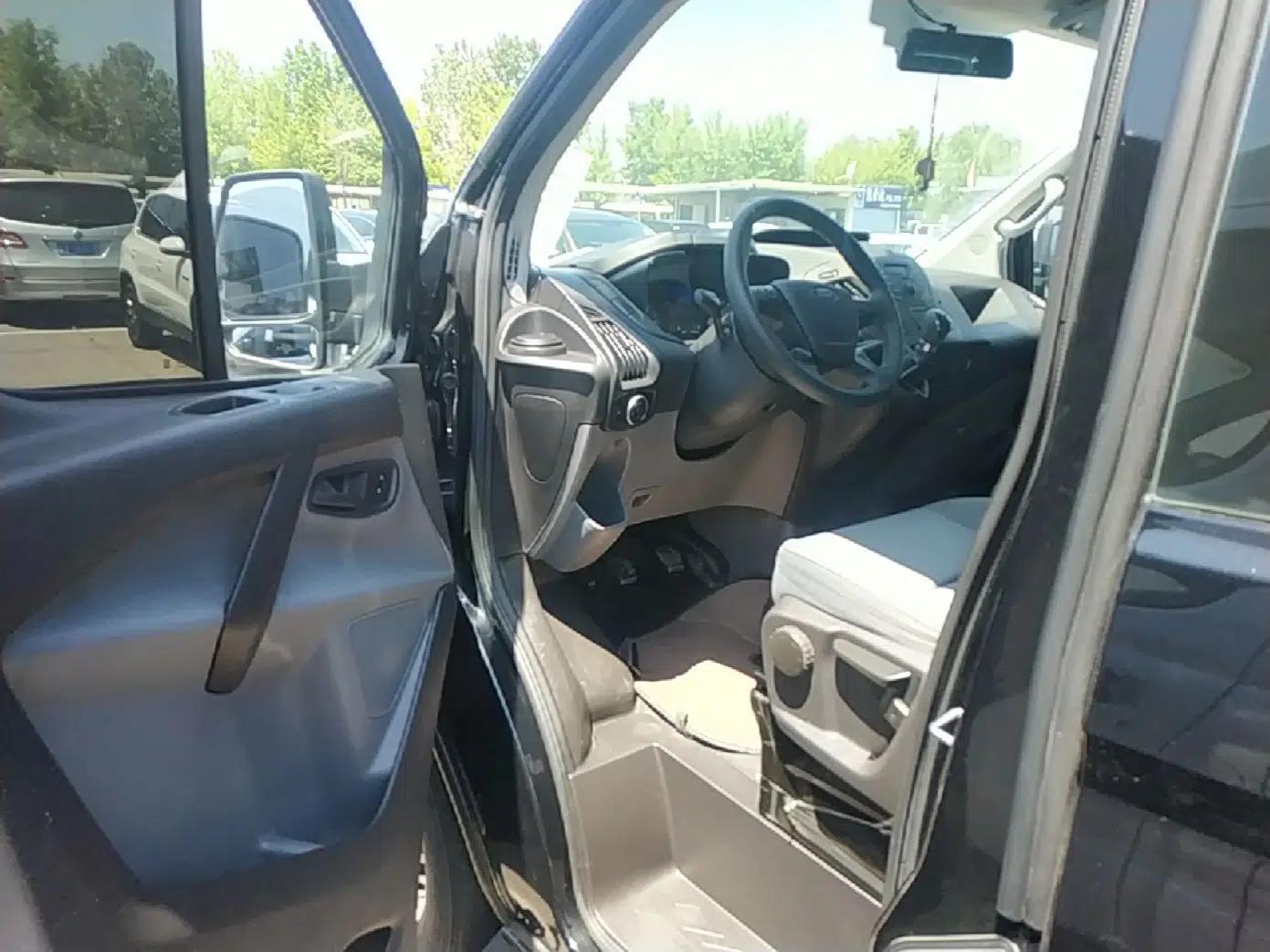 Ford Transit 2019 2.0T Diesel Multi-Purpose Commercial Vehicle Short Wheelbase Low Roof 6-Seater China VI Standard — миниатюра 19
