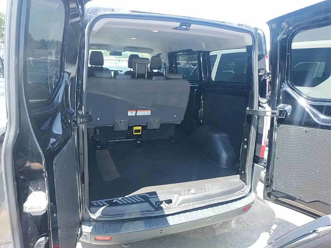 Ford Transit 2019 2.0T Diesel Multi-Purpose Commercial Vehicle Short Wheelbase Low Roof 6-Seater China VI Standard — миниатюра 22
