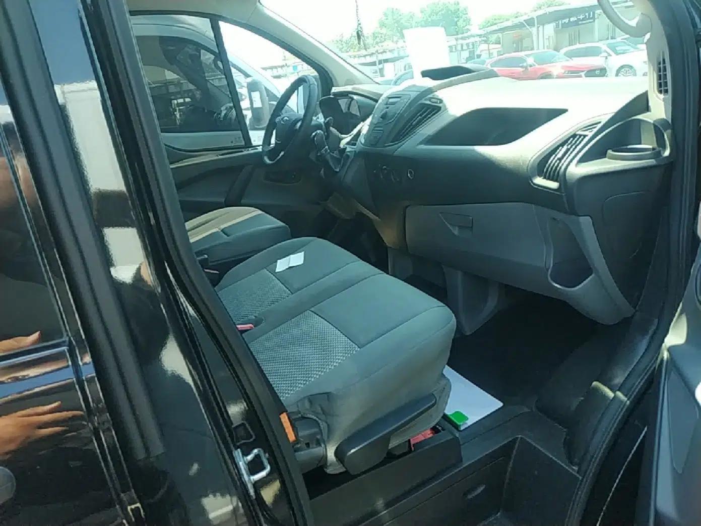 Ford Transit 2019 2.0T Diesel Multi-Purpose Commercial Vehicle Short Wheelbase Low Roof 6-Seater China VI Standard — миниатюра 23