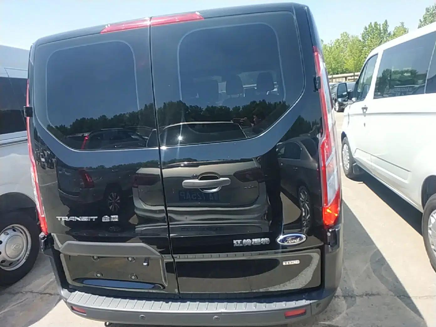 Ford Transit 2019 2.0T Diesel Multi-Purpose Commercial Vehicle Short Wheelbase Low Roof 6-Seater China VI Standard — миниатюра 5