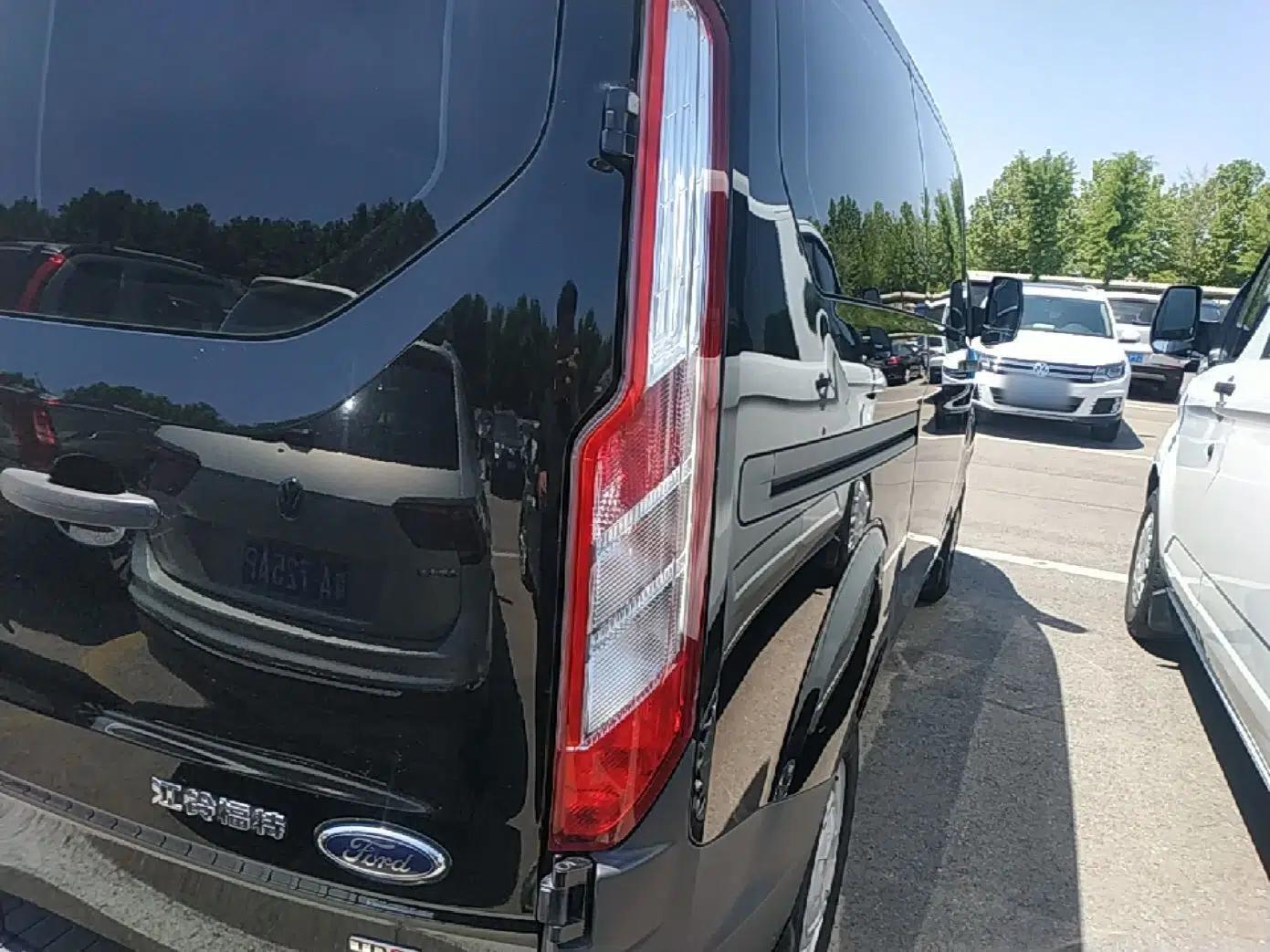 Ford Transit 2019 2.0T Diesel Multi-Purpose Commercial Vehicle Short Wheelbase Low Roof 6-Seater China VI Standard — миниатюра 7