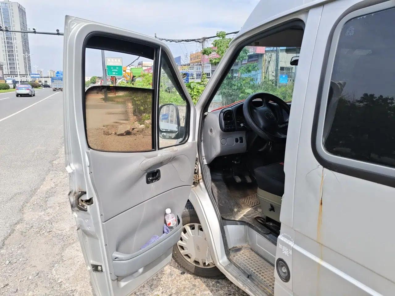Ford Classic Transit 2015 2.8T Diesel Multi-Function Vehicle Short Wheelbase 6-Seater Mid-Roof Edition JX493ZLQ4 — миниатюра 17