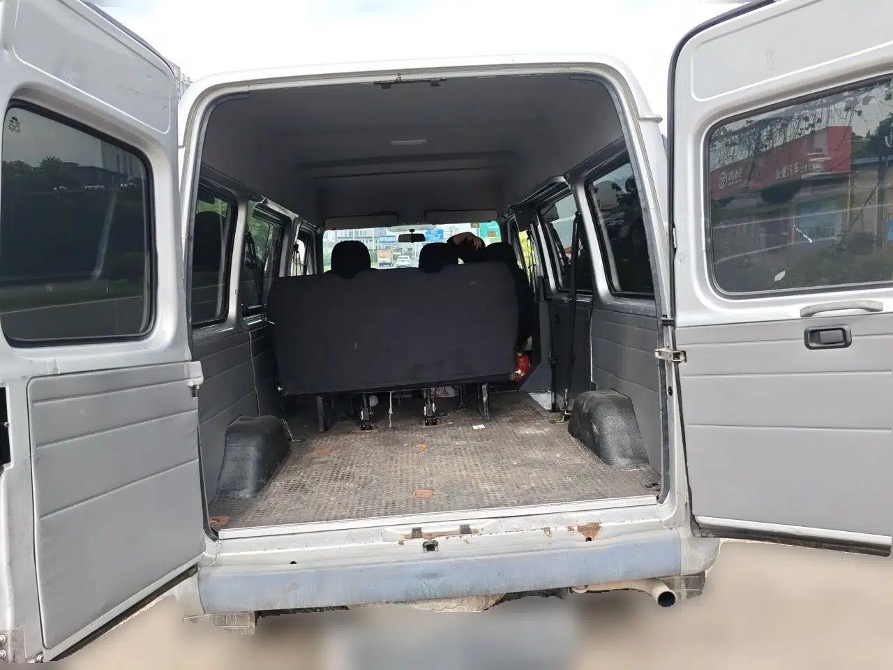 Ford Classic Transit 2015 2.8T Diesel Multi-Function Vehicle Short Wheelbase 6-Seater Mid-Roof Edition JX493ZLQ4 — миниатюра 20