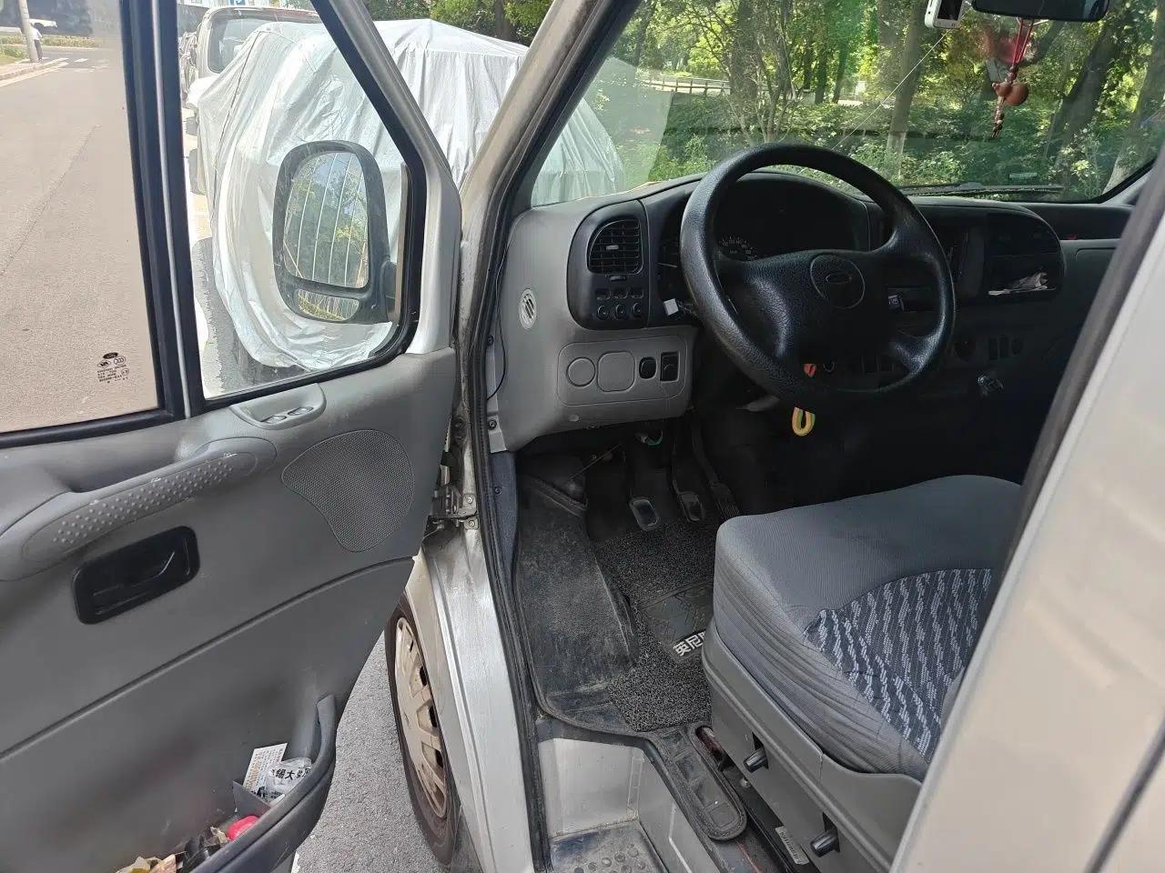 Ford Classic Transit 2016 2.8T Diesel Short-Wheelbase 6-Seater Mid-Roof Multifunction Vehicle JX493ZLQ4 — миниатюра 17
