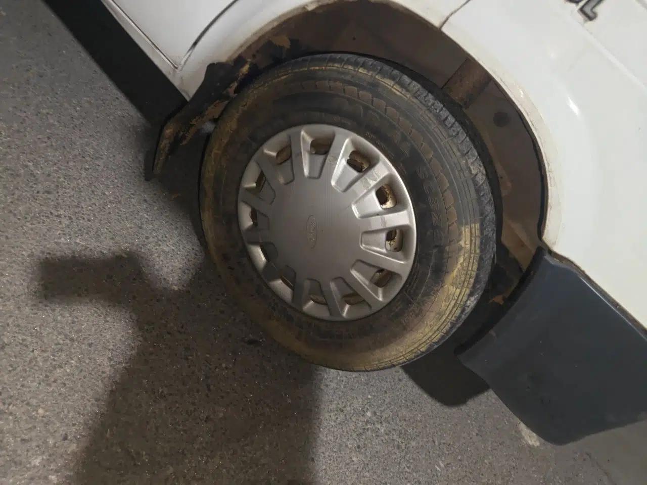 Ford Classic Transit  — миниатюра 8