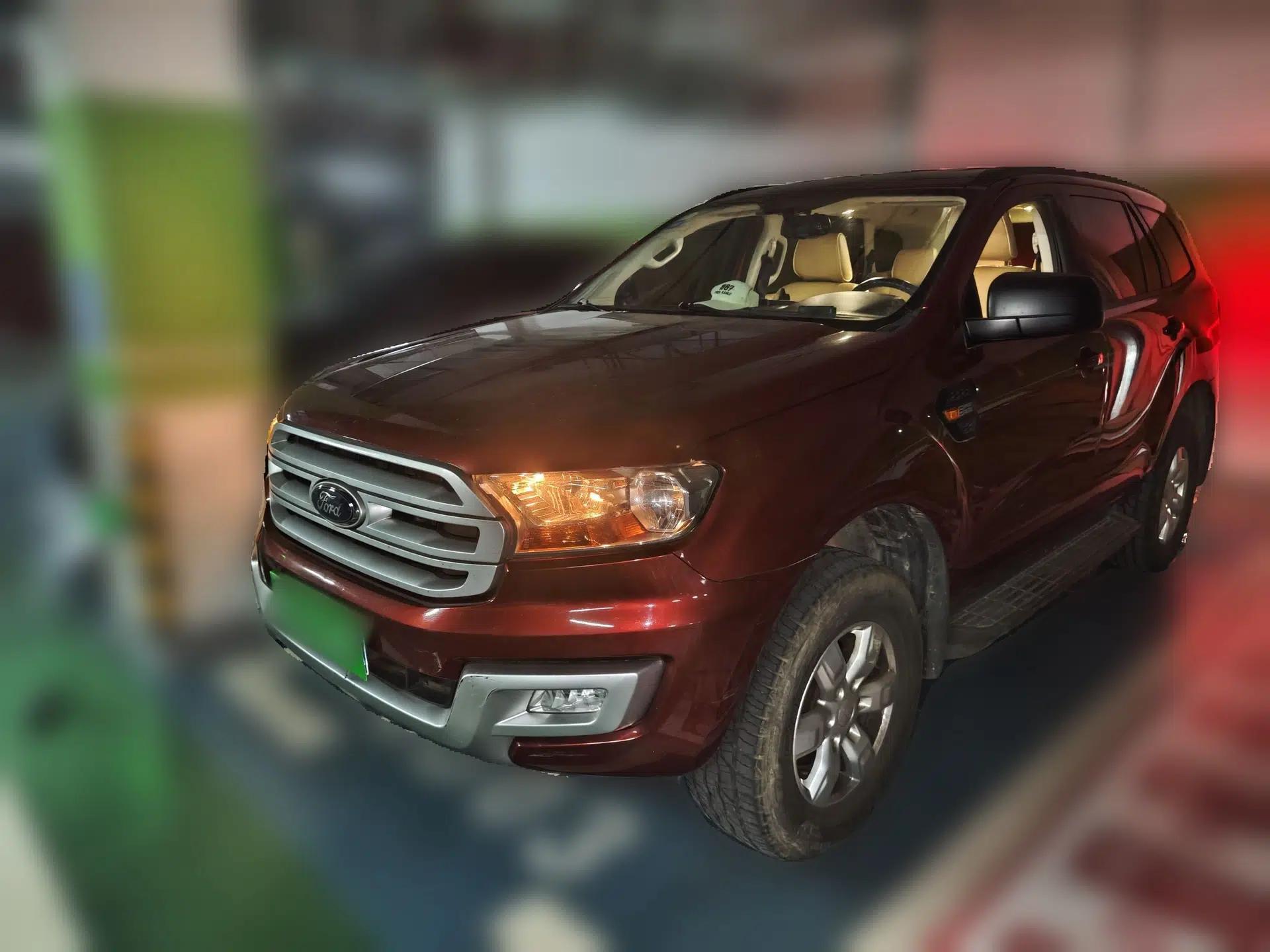 Ford Everest 2017 2.0T Gasoline Automatic 4x4 Elite Edition 5 Seats — миниатюра 1