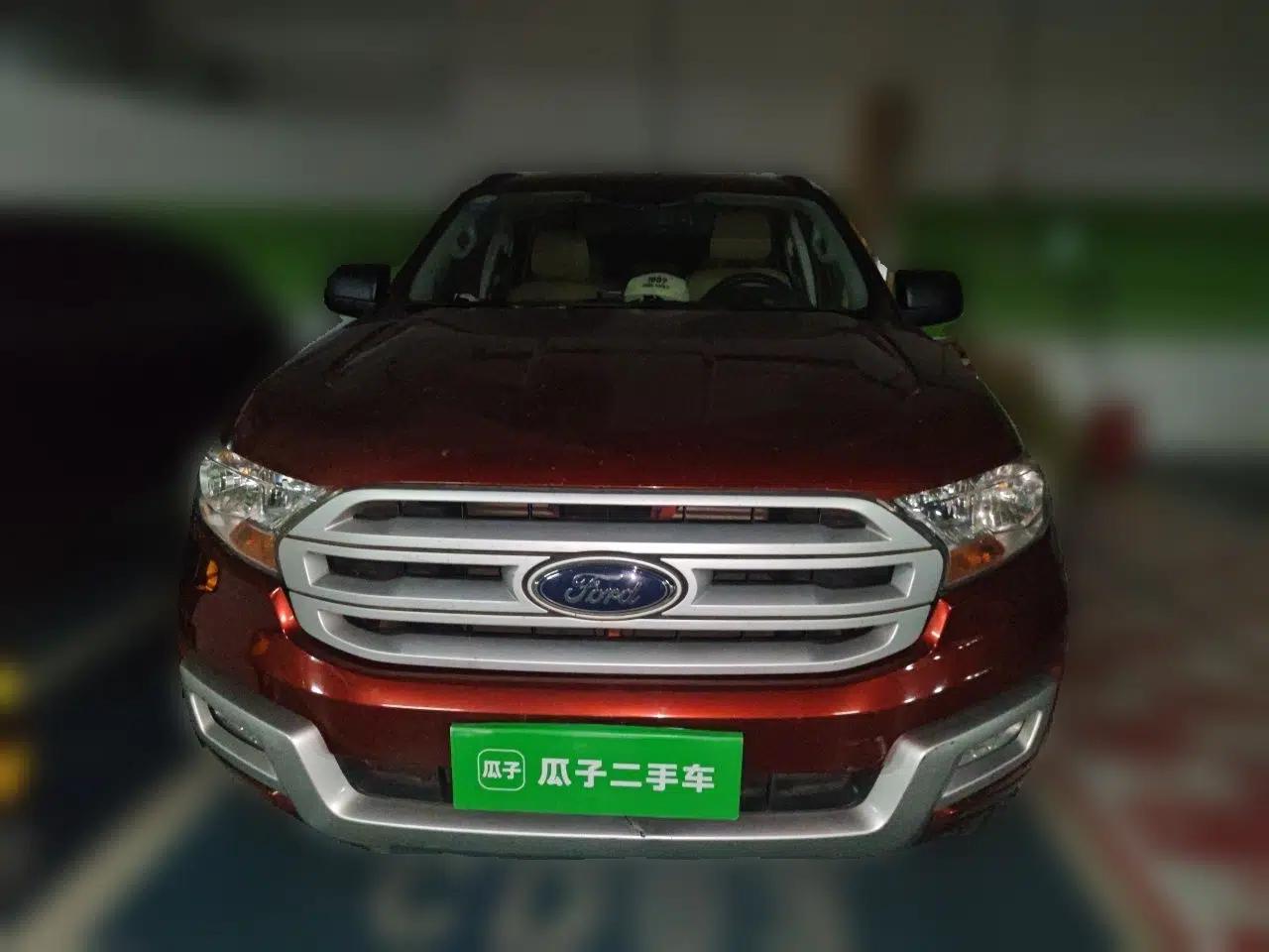 Ford Everest 2017 2.0T Gasoline Automatic 4x4 Elite Edition 5 Seats — миниатюра 2