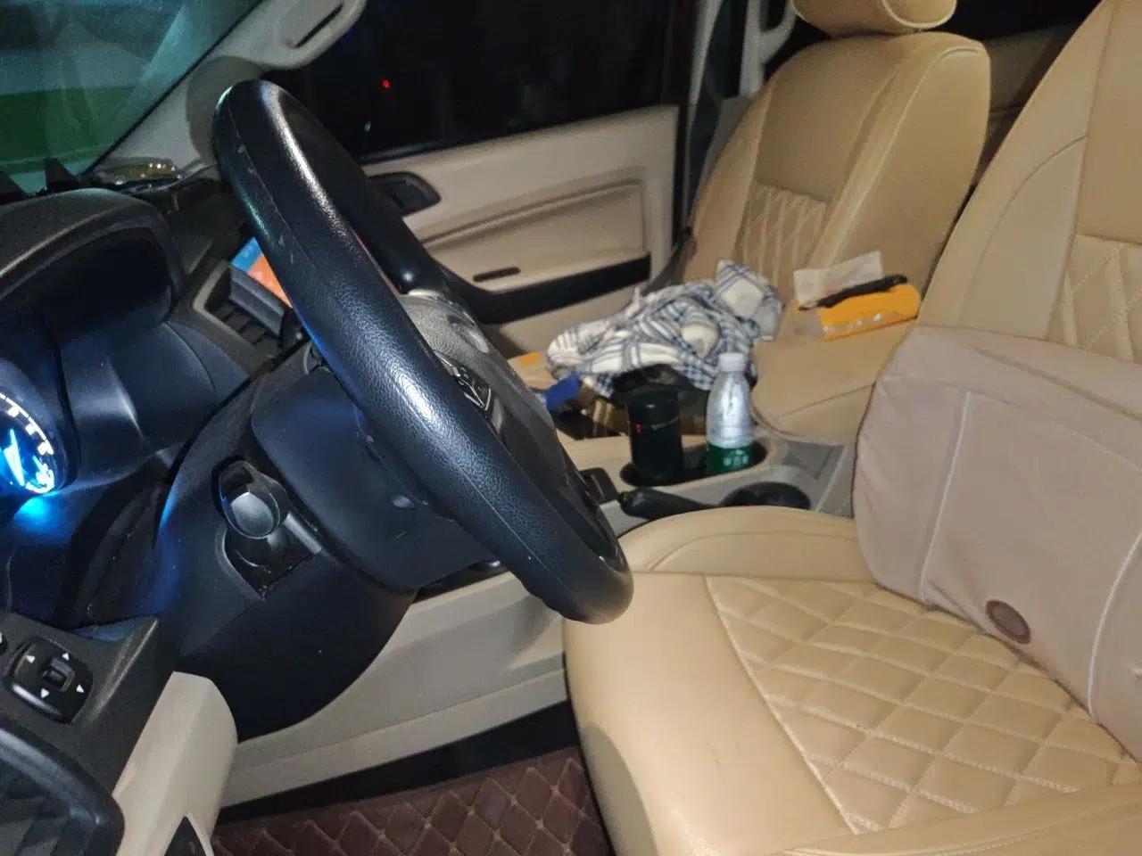 Ford Everest 2017 2.0T Gasoline Automatic 4x4 Elite Edition 5 Seats — миниатюра 16