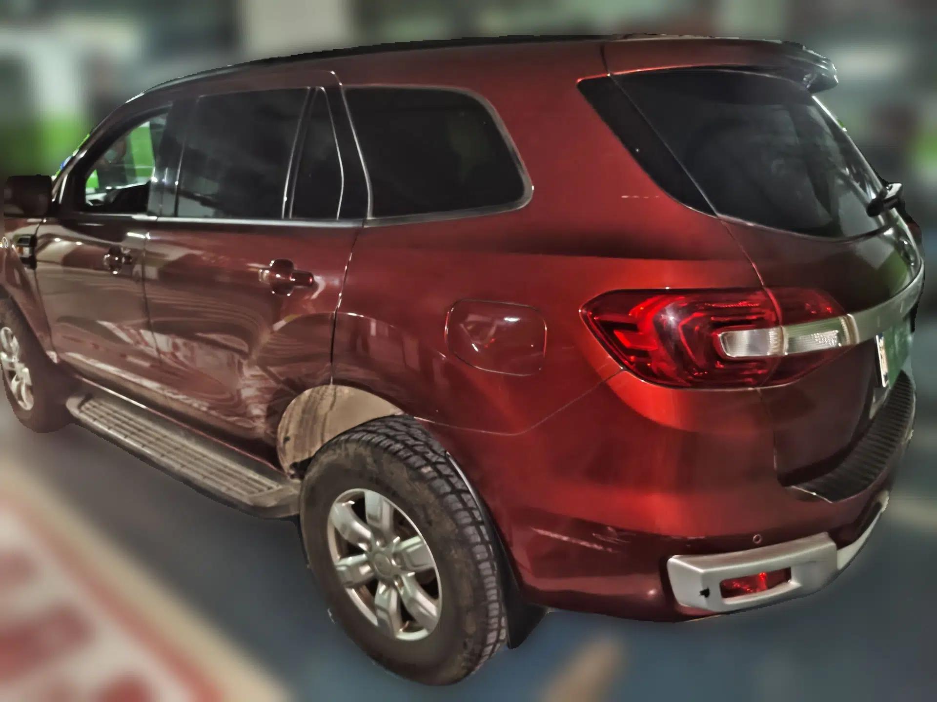 Ford Everest 2017 2.0T Gasoline Automatic 4x4 Elite Edition 5 Seats — миниатюра 4