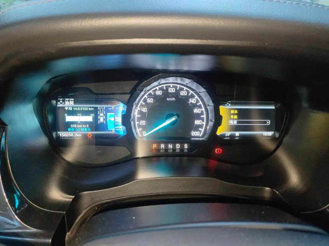 Ford Everest 2016 2.0T Gasoline Automatic 4x4 Flagship Edition — миниатюра 12