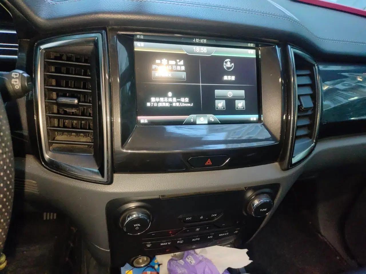 Ford Everest 2016 2.0T Gasoline Automatic 4x4 Flagship Edition — миниатюра 14