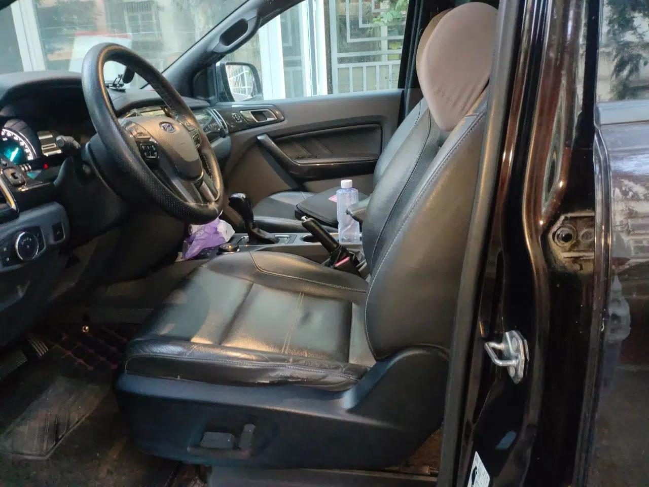 Ford Everest 2016 2.0T Gasoline Automatic 4x4 Flagship Edition — миниатюра 16