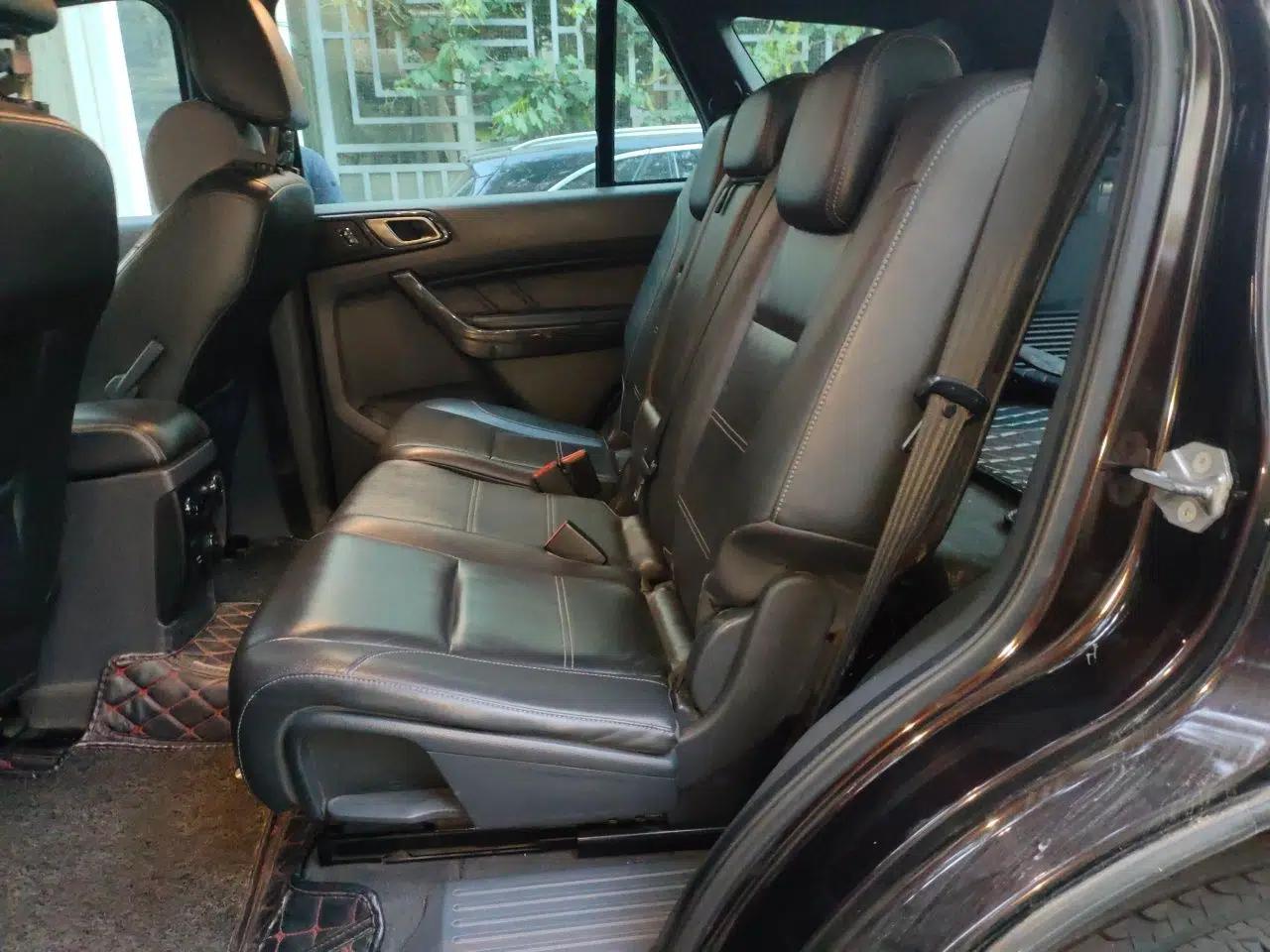 Ford Everest 2016 2.0T Gasoline Automatic 4x4 Flagship Edition — миниатюра 18