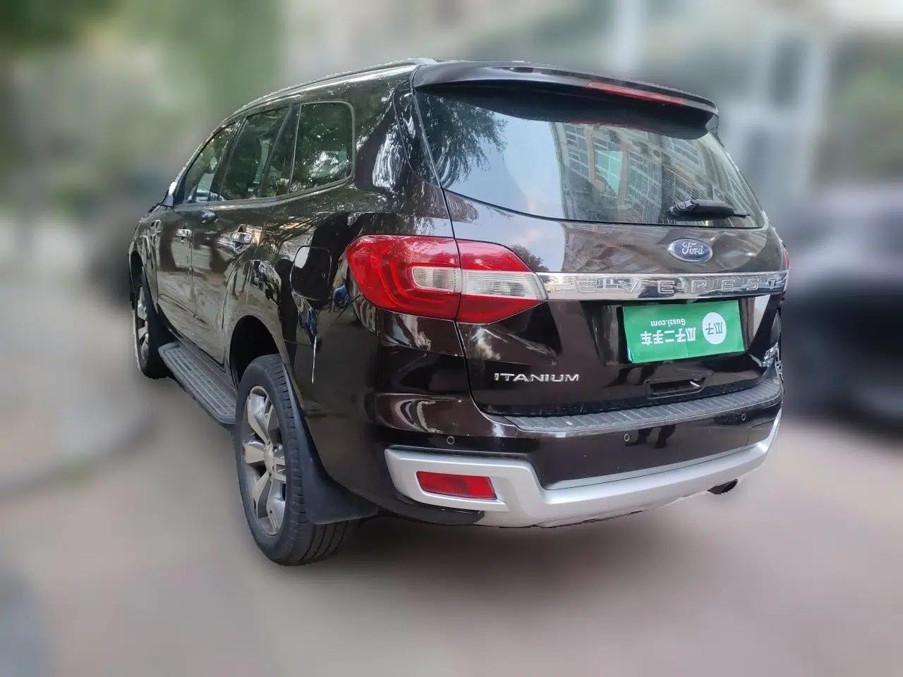 Ford Everest 2016 2.0T Gasoline Automatic 4x4 Flagship Edition — миниатюра 4