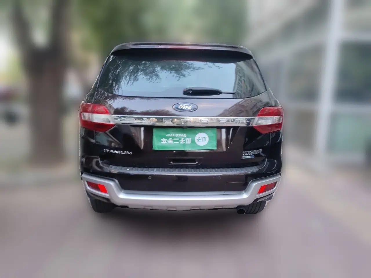 Ford Everest 2016 2.0T Gasoline Automatic 4x4 Flagship Edition — миниатюра 5