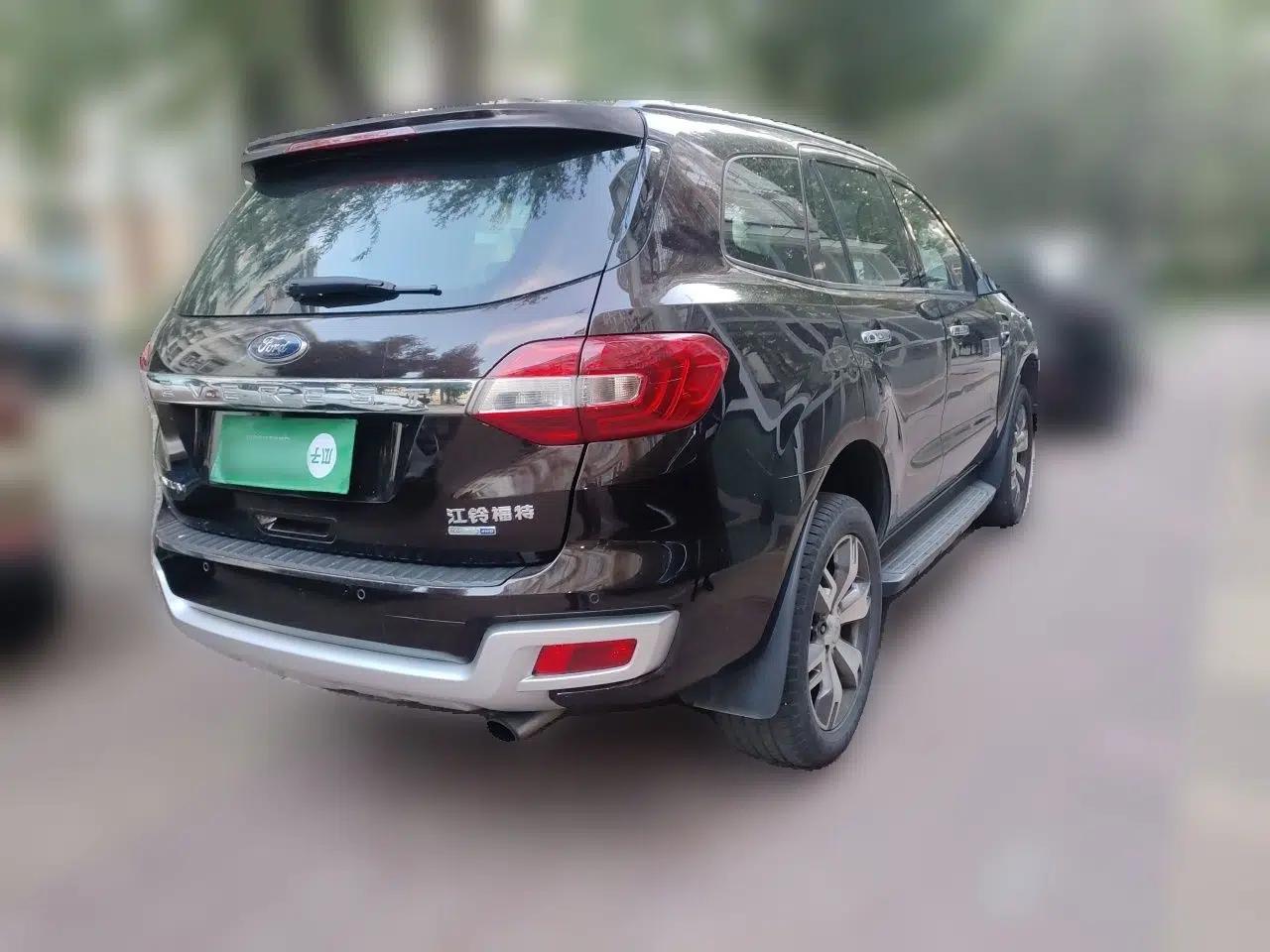 Ford Everest 2016 2.0T Gasoline Automatic 4x4 Flagship Edition — миниатюра 6