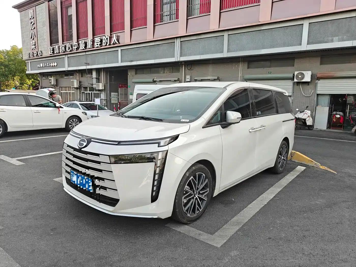 Trumpchi E8 2024 Glory Series 2.0L Glory Edition — миниатюра 1