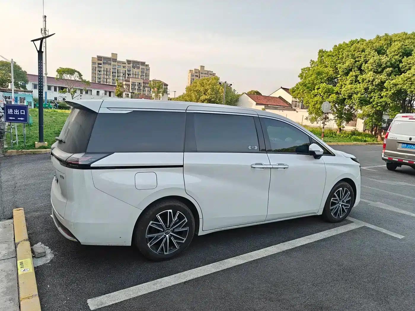 Trumpchi E8 2024 Glory Series 2.0L Glory Edition — миниатюра 12