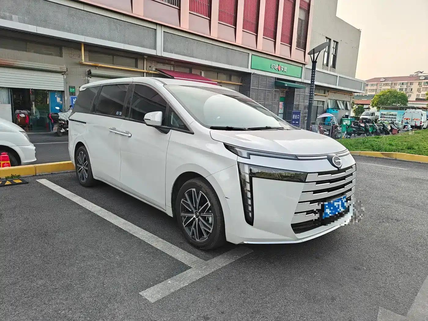 Trumpchi E8 2024 Glory Series 2.0L Glory Edition — миниатюра 3