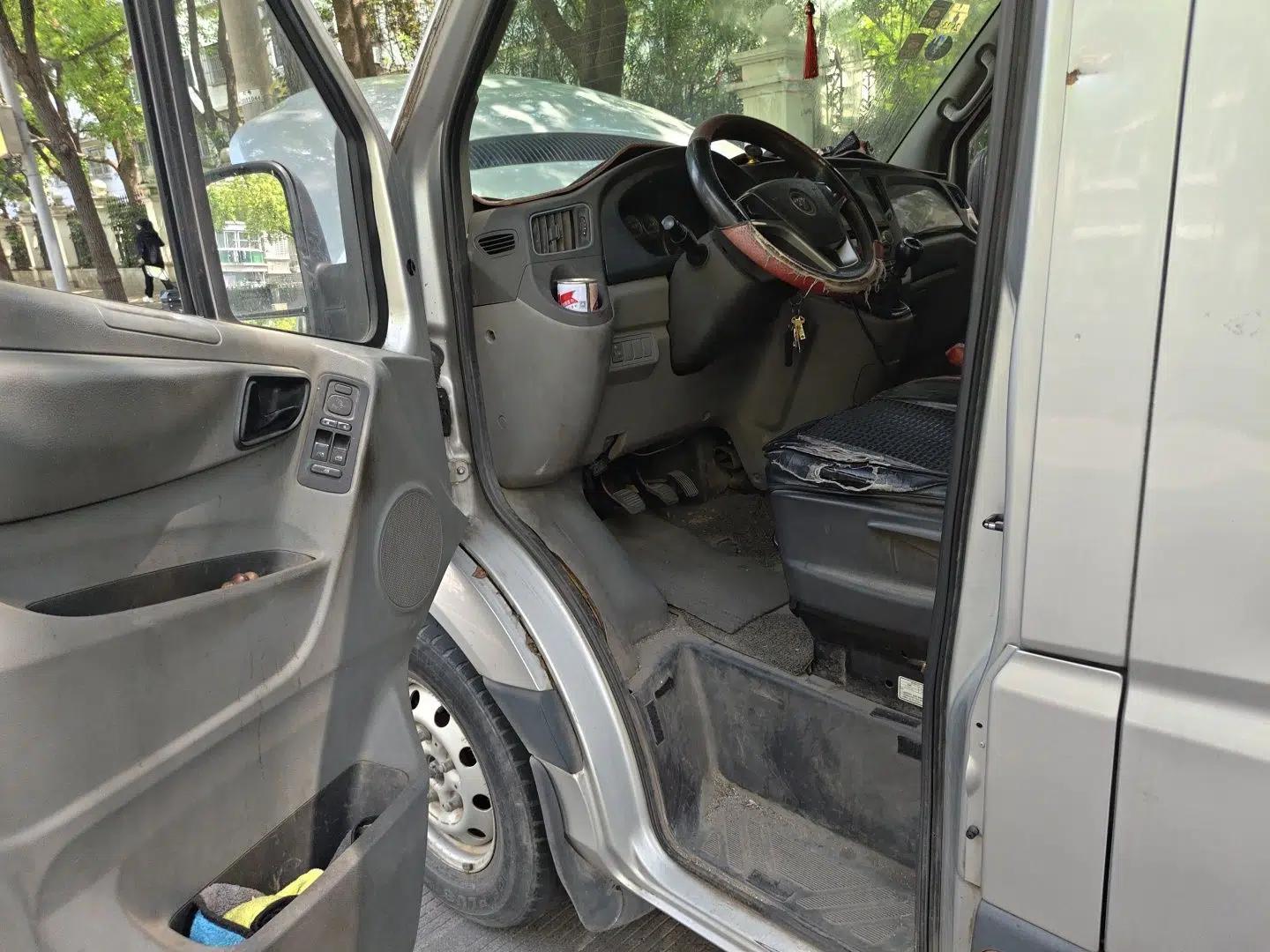 Foton Toano 2019 2.5T E Long Wheelbase 7-Seater 4J25TC3 — миниатюра 17