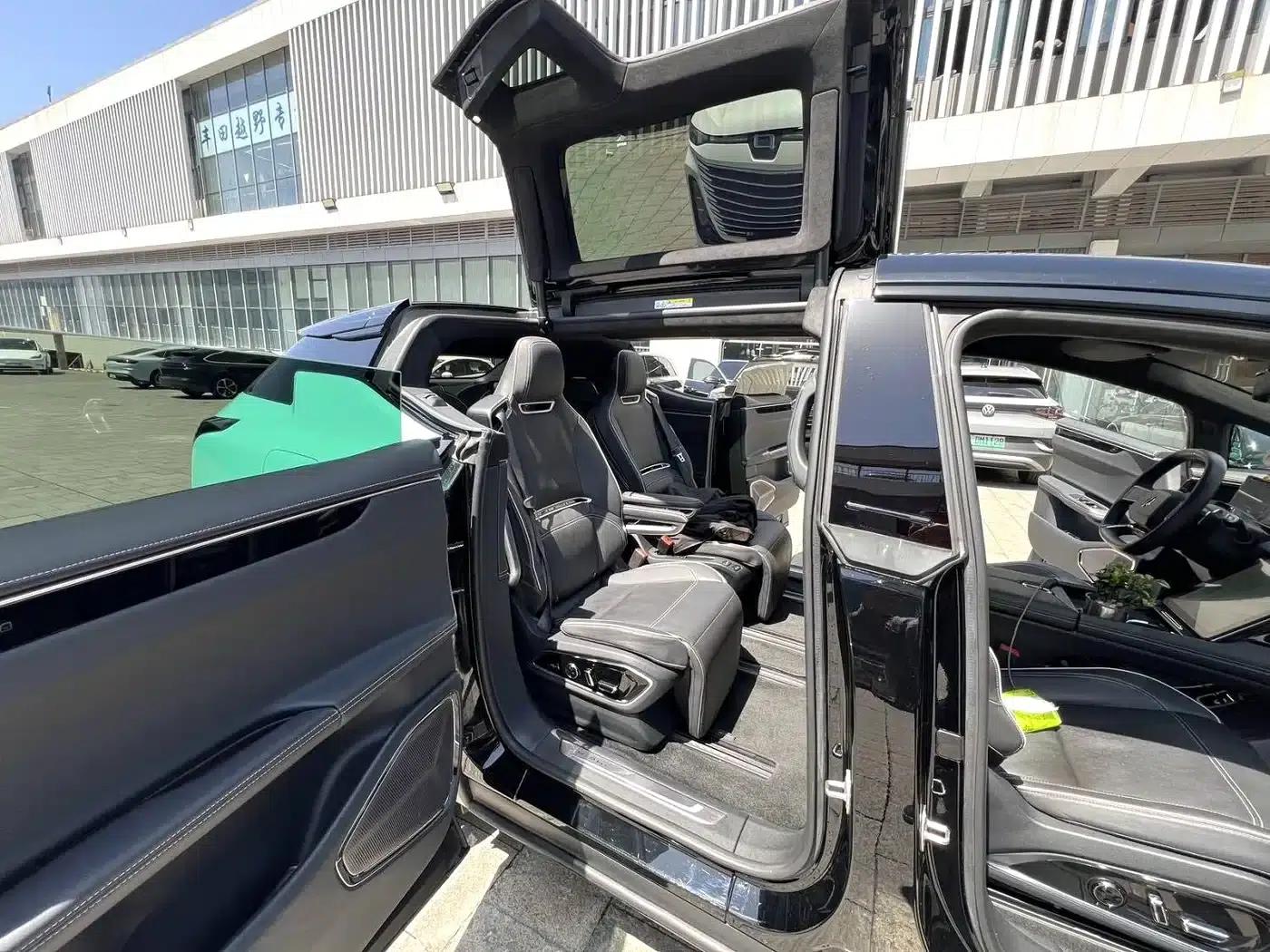 HiPhi X 2021 Luxury 6-seater — миниатюра 6