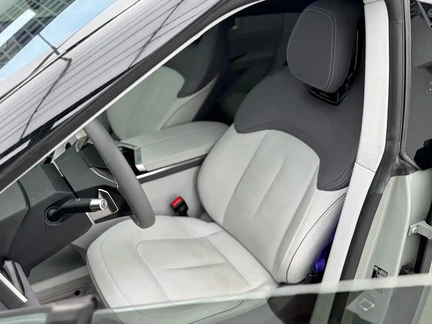 HiPhi Y 2023 560km Elite Edition — миниатюра 14