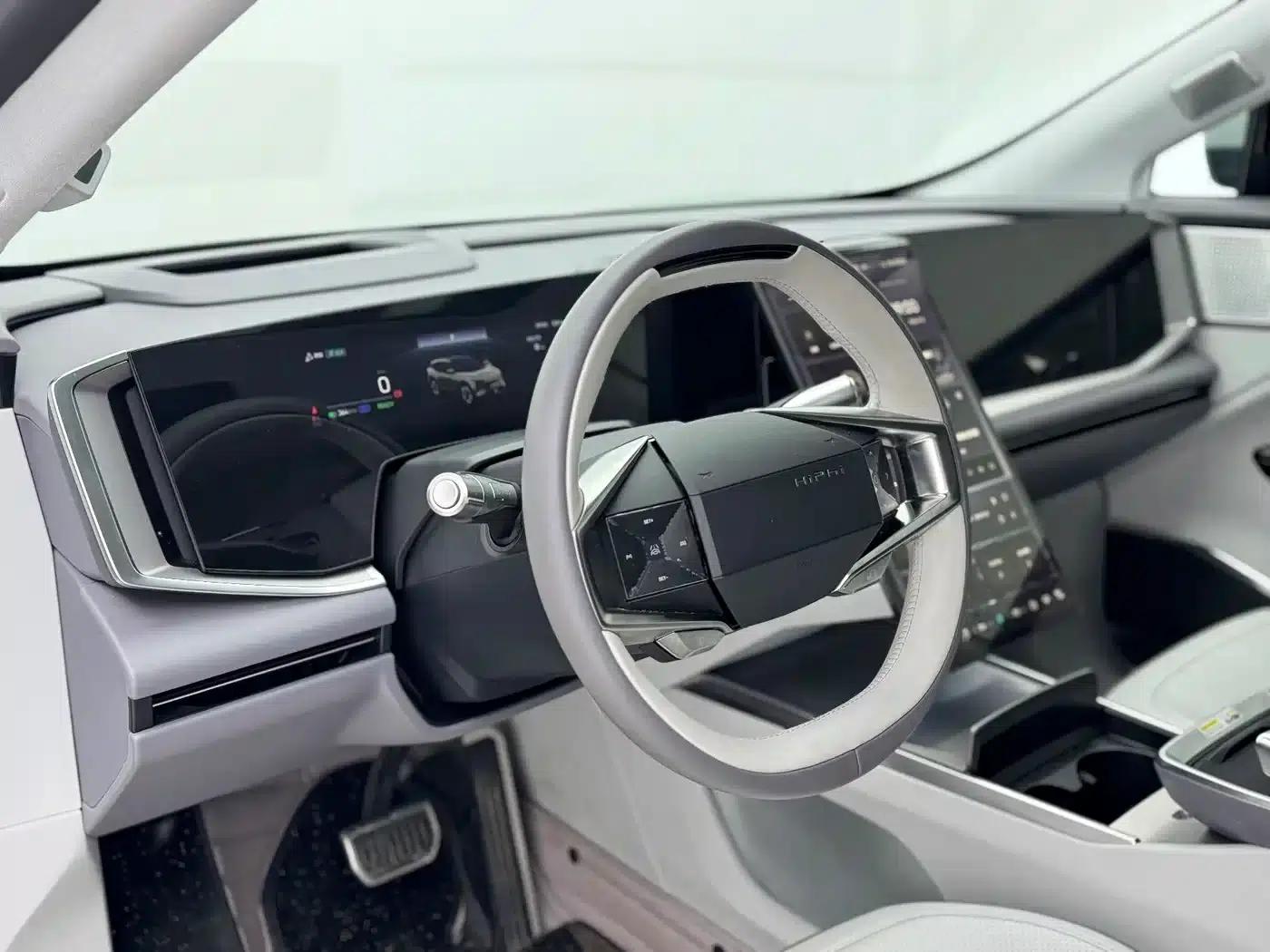 HiPhi Y 2023 560km Elite Edition — миниатюра 15