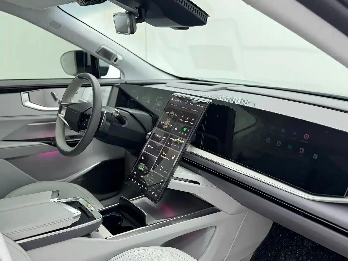 HiPhi Y 2023 560km Elite Edition — миниатюра 20