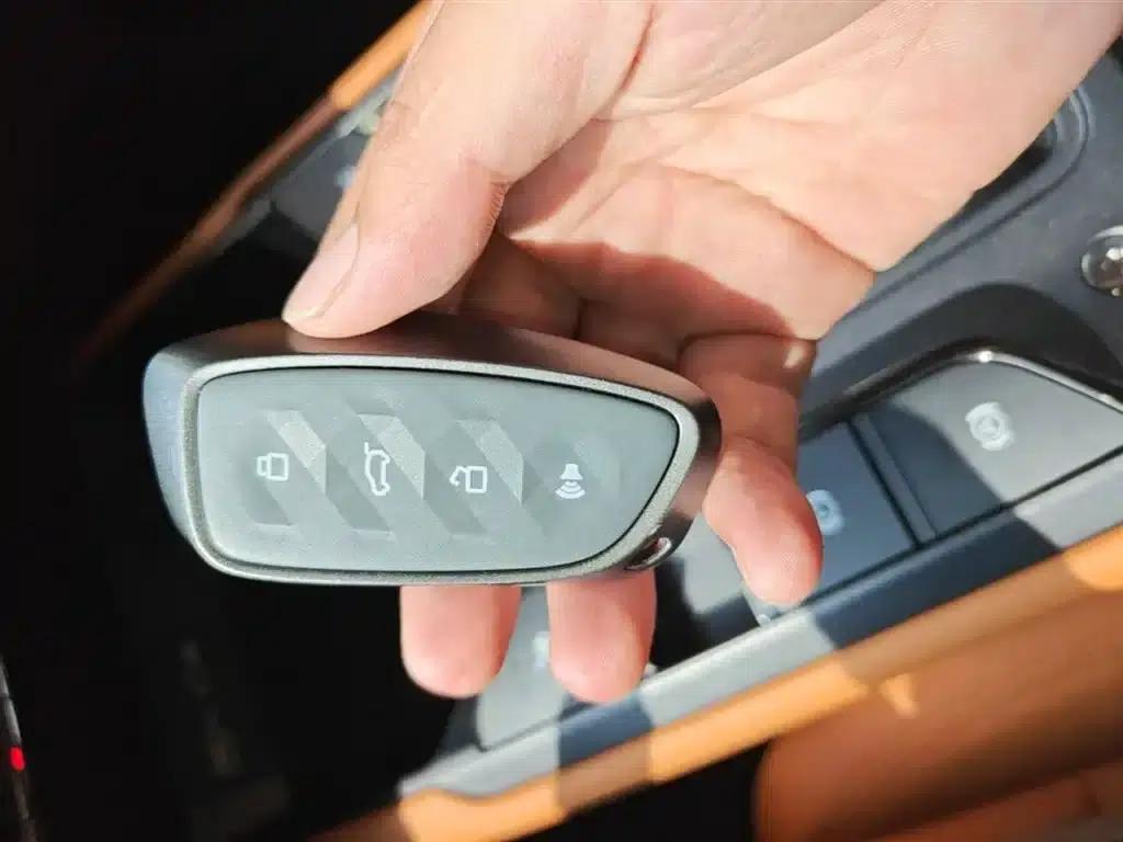 Haval Raptor 2025 Fuel-Powered 2.0T 4WD Ultra — миниатюра 9