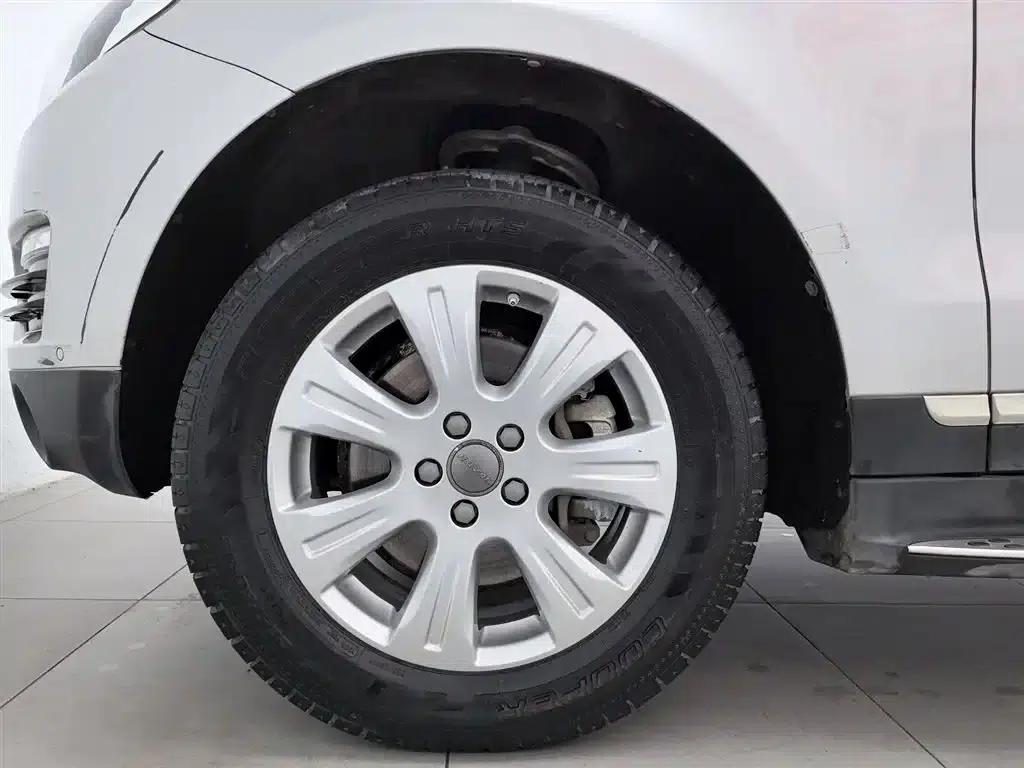 Haval H8 2015 2.0T Two-Wheel Drive Standard Edition — миниатюра 17