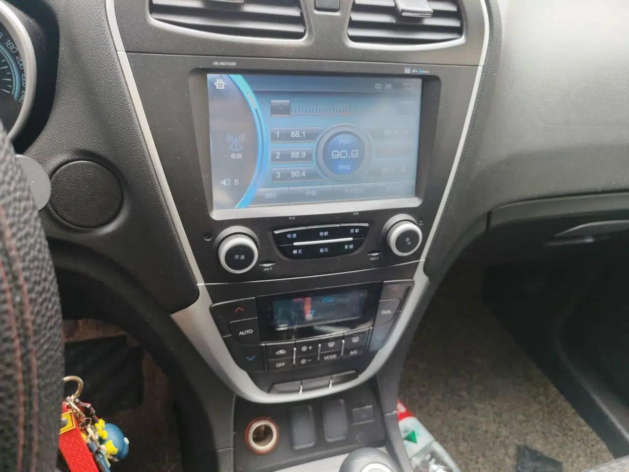 GAC Trumpchi GS5 2012 2.0L Manual Two-Wheel Drive Comfort Edition — миниатюра 14
