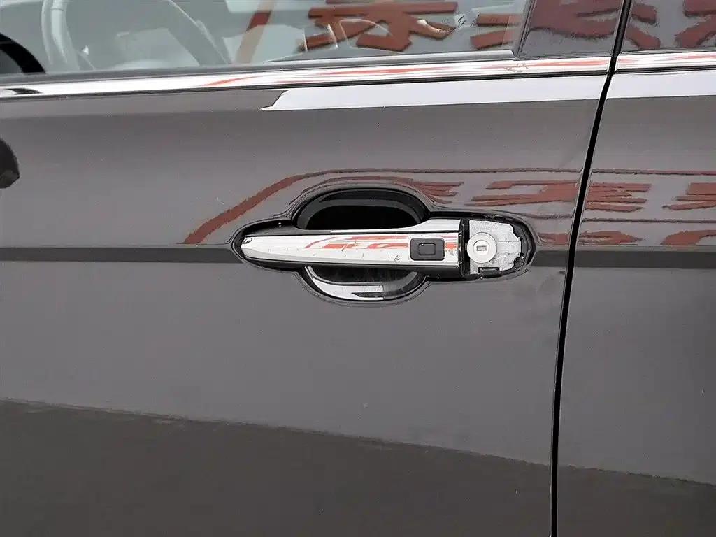 Hongqi H7 2018 3.0L Premium Edition — миниатюра 18