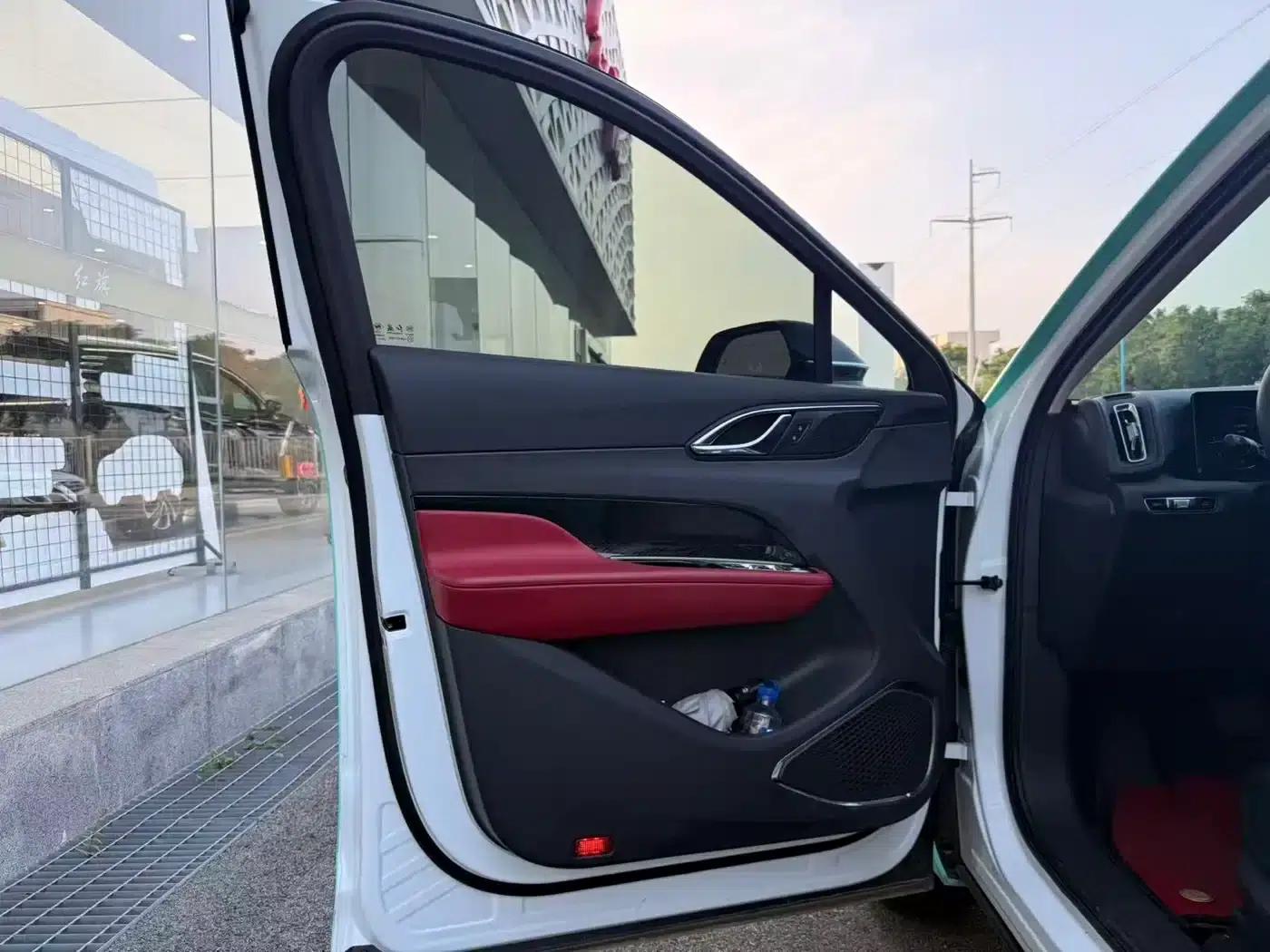 Hongqi HS3 2023 1.5T 2WD Goodness Edition — миниатюра 11