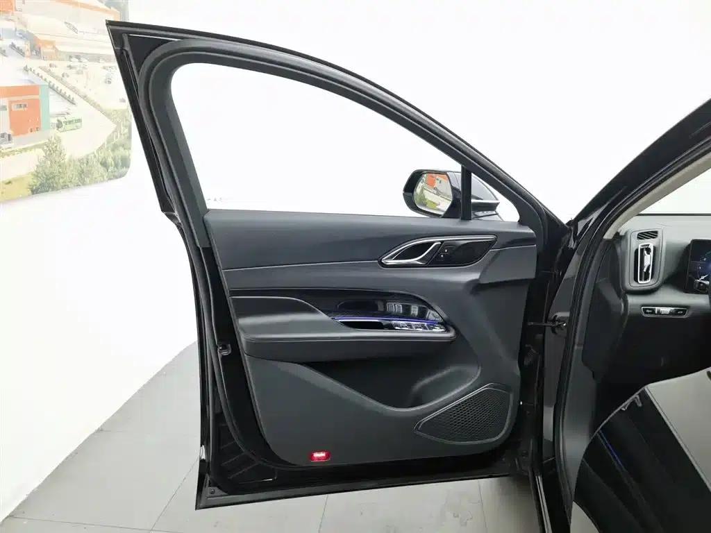 Hongqi HS3 2023 1.5T 2WD Goodness Edition — миниатюра 8