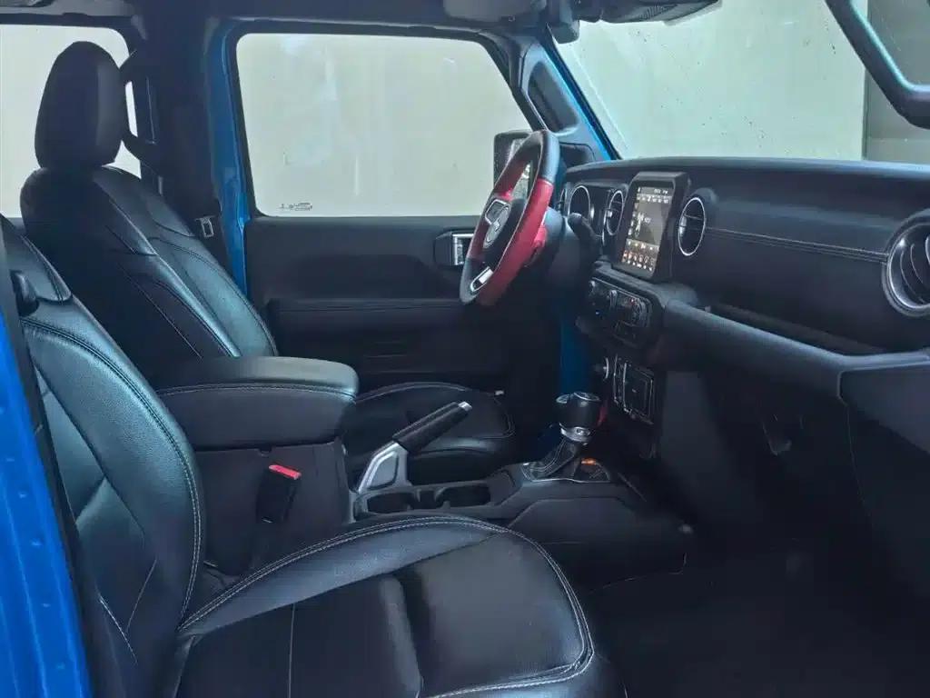 Jeep Wrangler New Energy 2021 Model 4-Door 2.0T 4xe Sahara — миниатюра 6