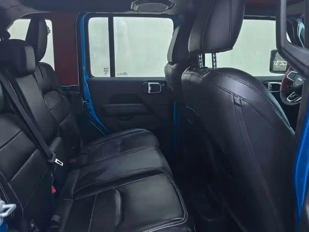 Jeep Wrangler New Energy 2021 Model 4-Door 2.0T 4xe Sahara — миниатюра 7