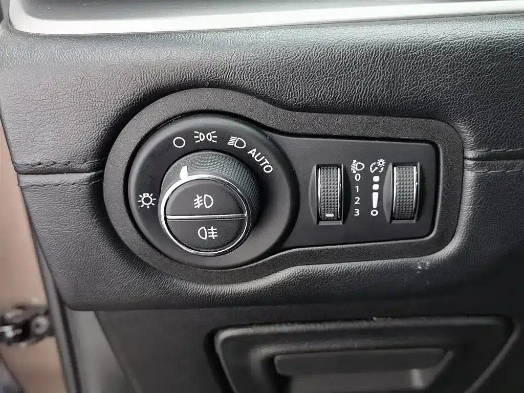 Commander 2018 2.0T 2WD Enjoy Edition (National V Emission Standard) — миниатюра 21