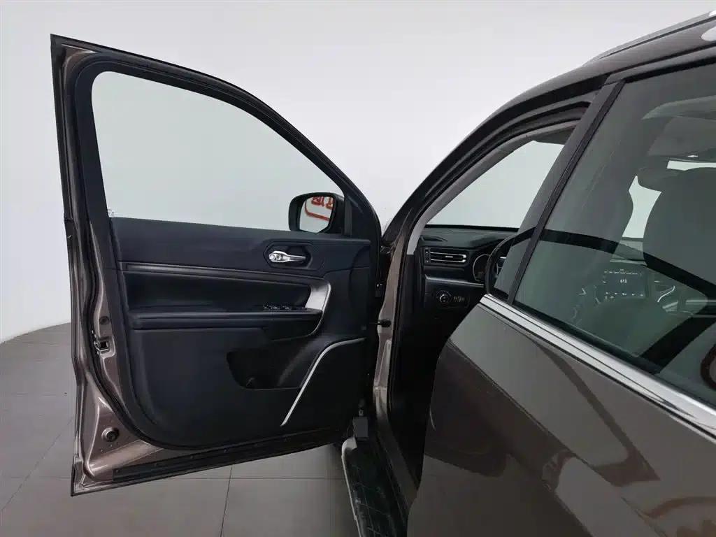 Commander 2018 2.0T 2WD Enjoy Edition (National V Emission Standard) — миниатюра 8