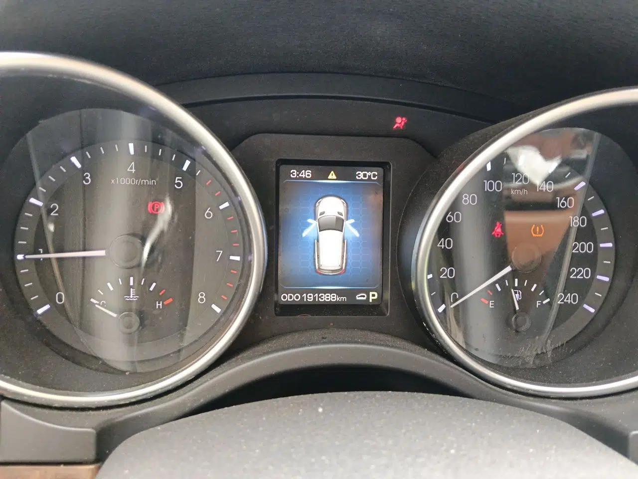 Haval H8 2015 2.0T Two-Wheel-Drive Luxury Version — миниатюра 12