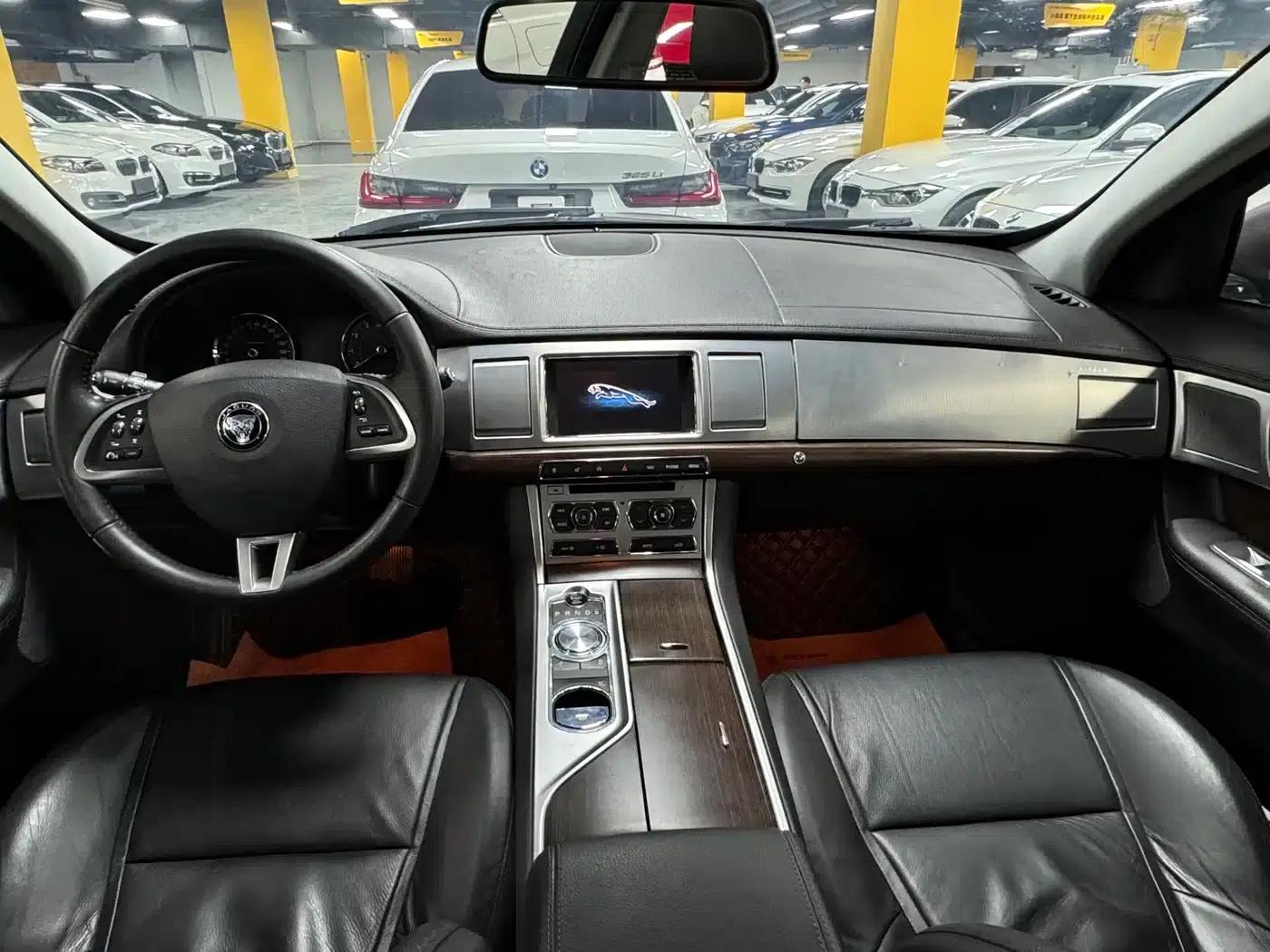 2014 Jaguar XF 2.0T Elegance Edition — миниатюра 5