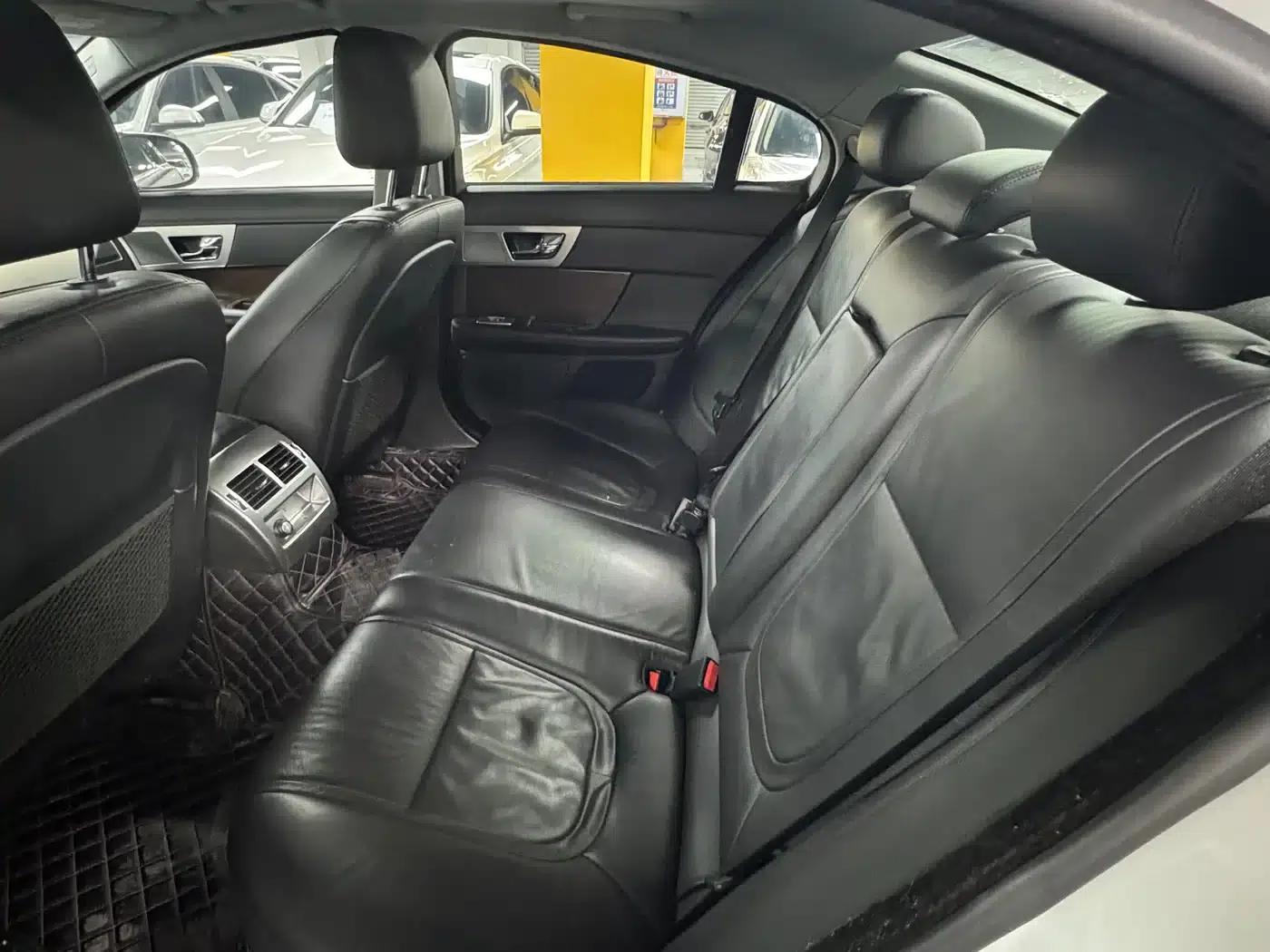 2014 Jaguar XF 2.0T Elegance Edition — миниатюра 8