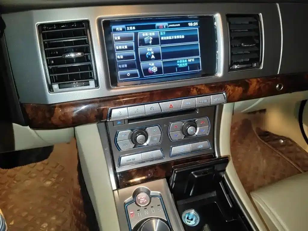 2014 Jaguar XF 2.0T Luxury Edition — миниатюра 6